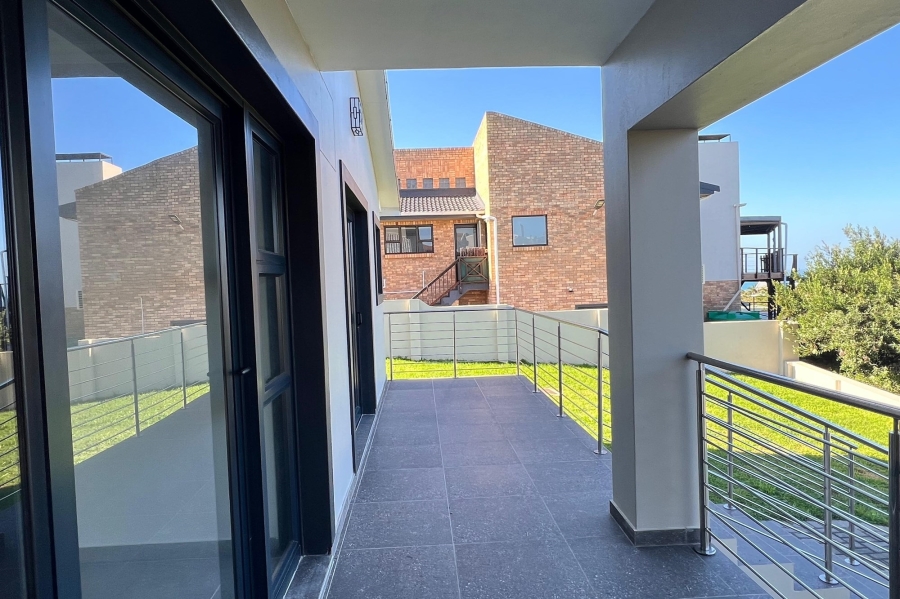 3 Bedroom Property for Sale in Wavecrest Eastern Cape